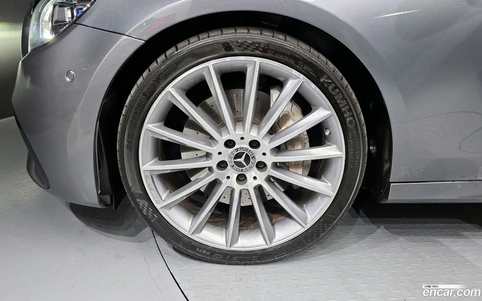Mercedes-Benz E-Class E350 4MATIC AMG Line 2022 — миниатюра 5