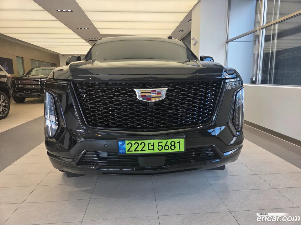 Cadillac Escalade 6.2 ESV 2025 — фото 1, купить с доставкой в Москву