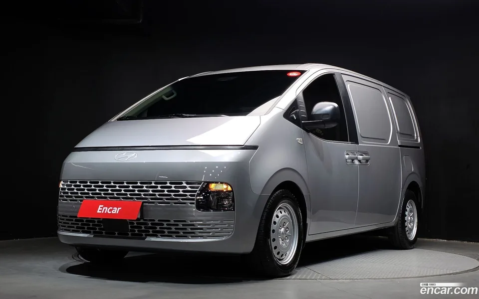 Hyundai Staria 3 2025 — фото 1, купить с доставкой в Москву