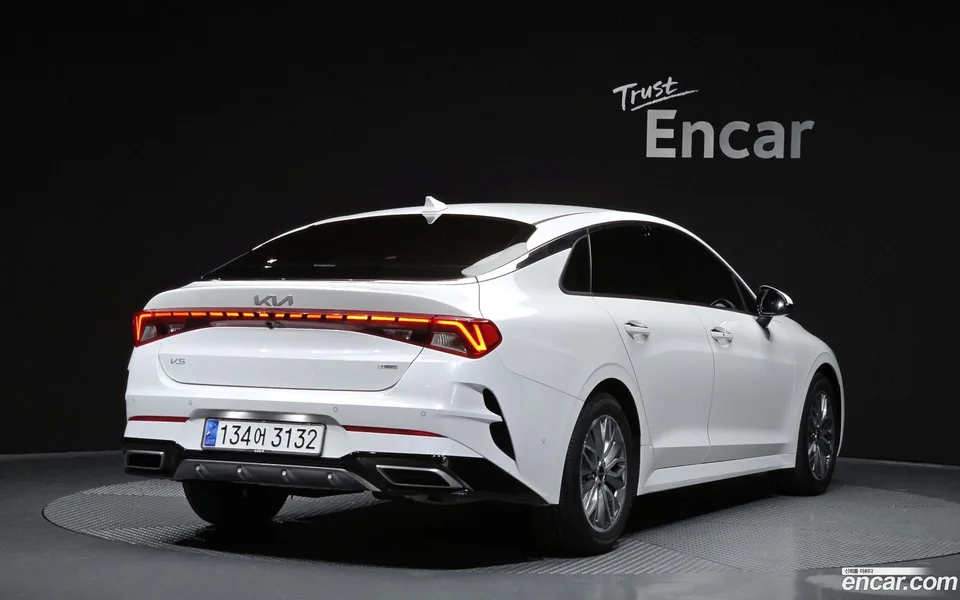 Kia K5 Hybrid 2023 — миниатюра 2