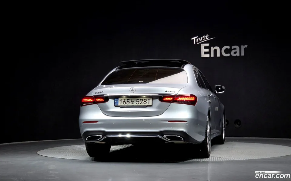 Mercedes-Benz E-Class E350 4MATIC AMG Line 2022 — миниатюра 4
