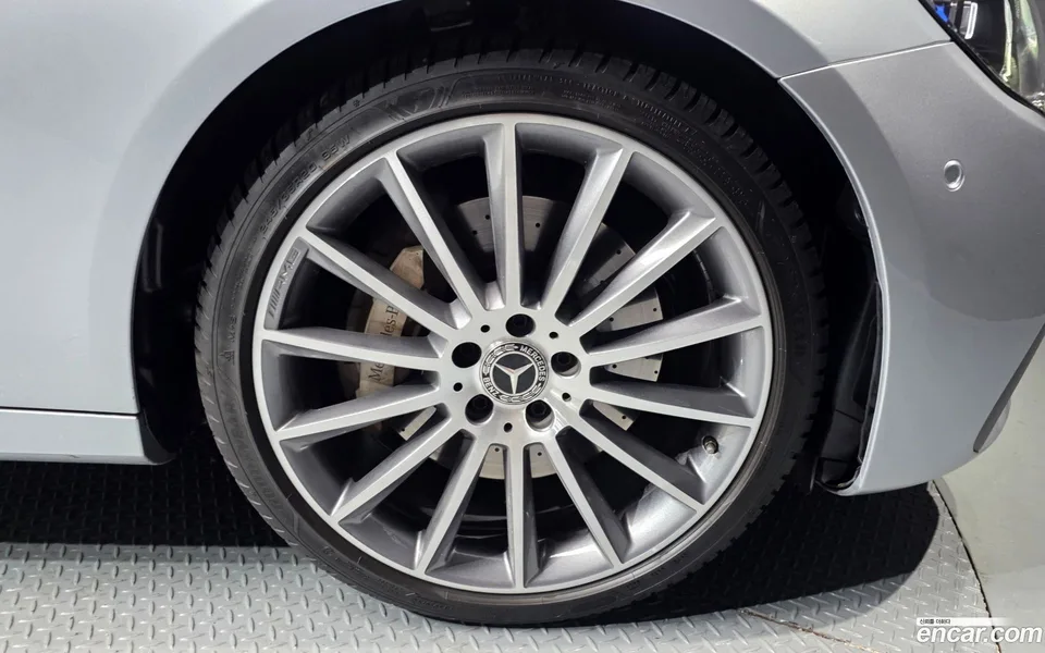 Mercedes-Benz E-Class E350 4MATIC AMG Line 2022 — миниатюра 5