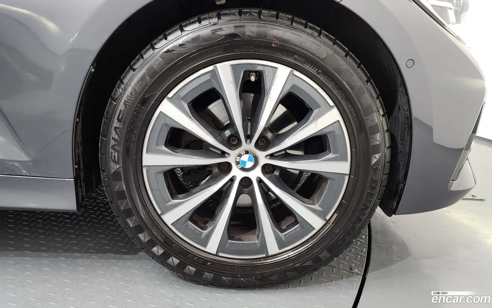 BMW 3 Series 320i 2022 — миниатюра 5