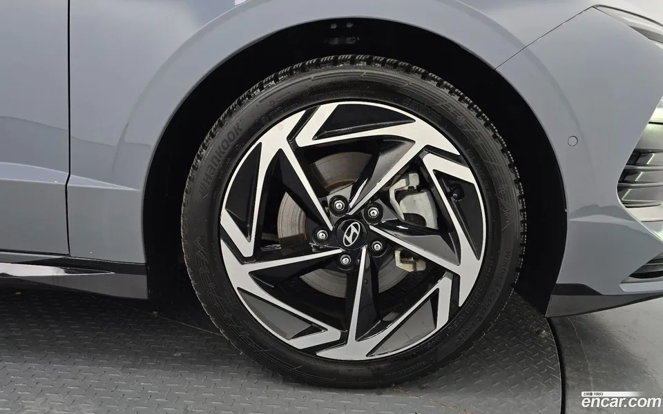 Hyundai Sonata The Edge Hybrid 2023 — миниатюра 5