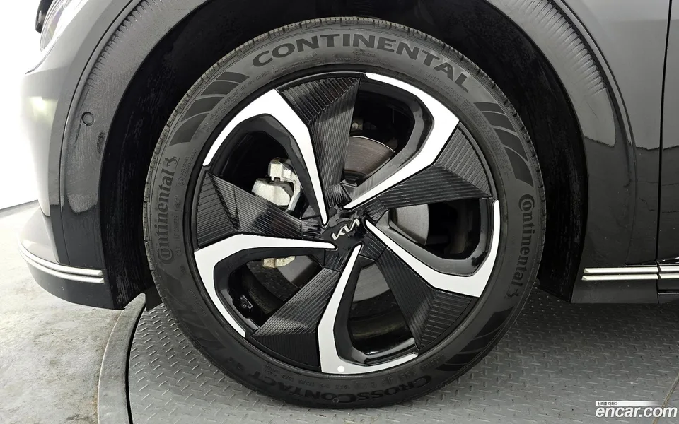 Kia EV6 4WD 2023 — миниатюра 5