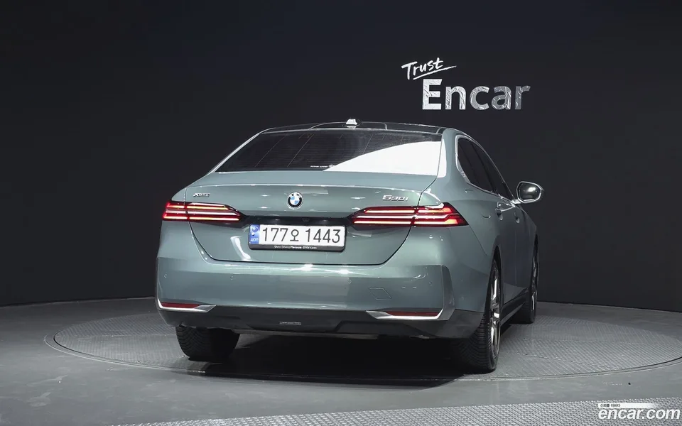 BMW 5 Series 530i xDrive 2024 — миниатюра 4