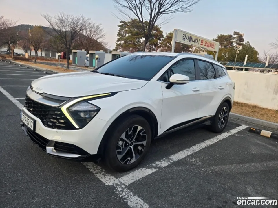 Kia Sportage Hybrid 2WD 2023 — миниатюра 3