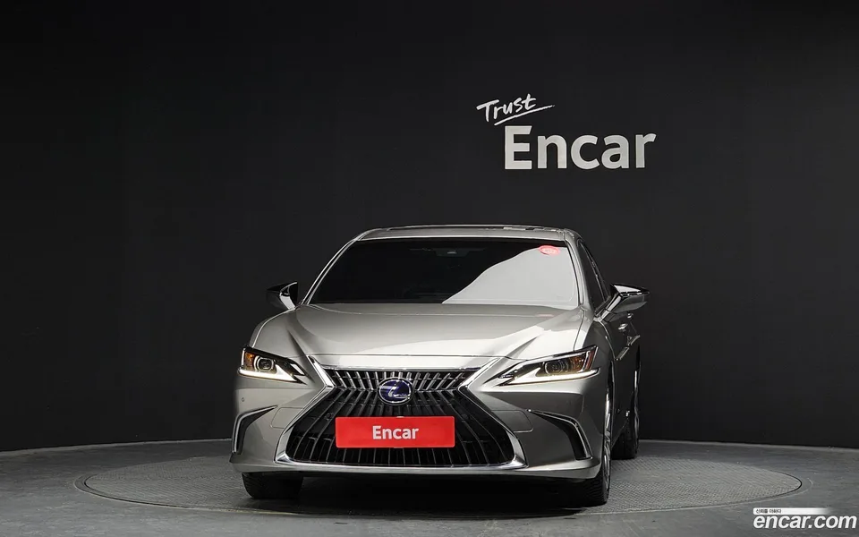 Lexus ES 300h 2022 — миниатюра 3