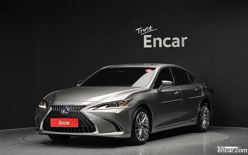 Lexus ES 300h 2022 — фото 1, купить с доставкой в Москву