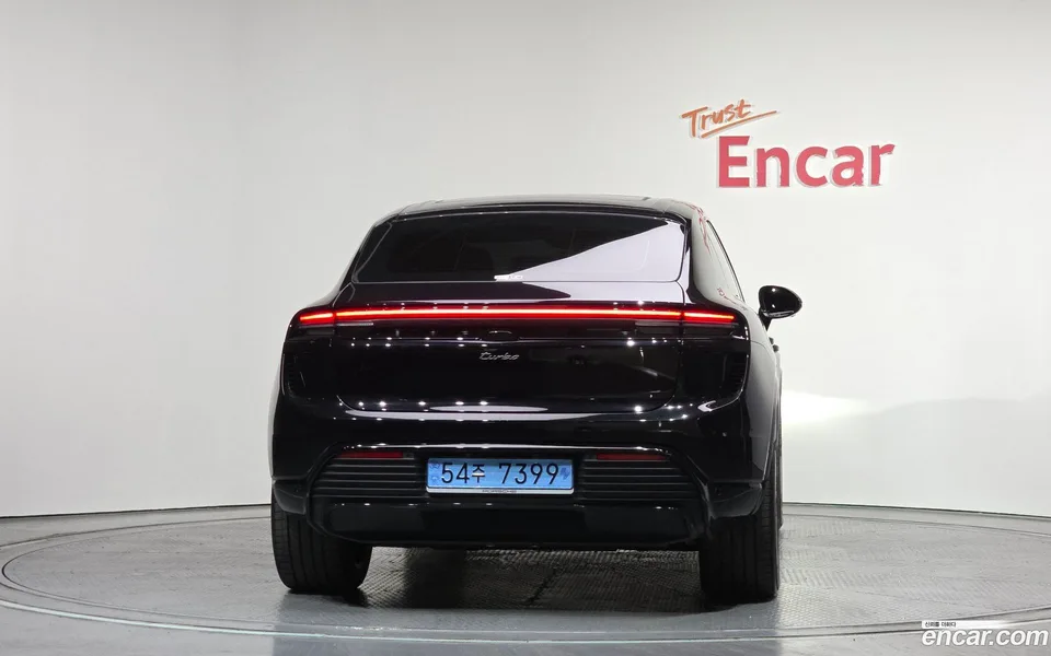 Porsche Macan Electric 2025 — миниатюра 4
