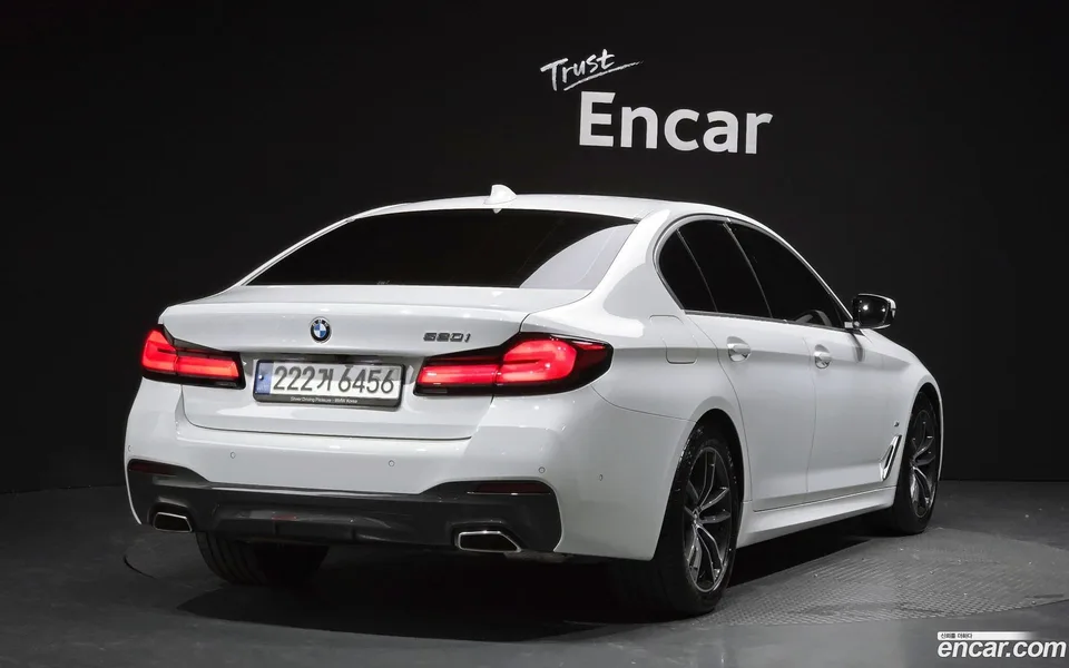 BMW 5 Series 520i M 2022 — миниатюра 2