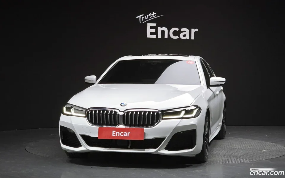 BMW 5 Series 520i M 2022 — миниатюра 3