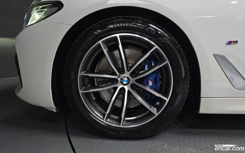 BMW 5 Series 520i M 2022 — миниатюра 5