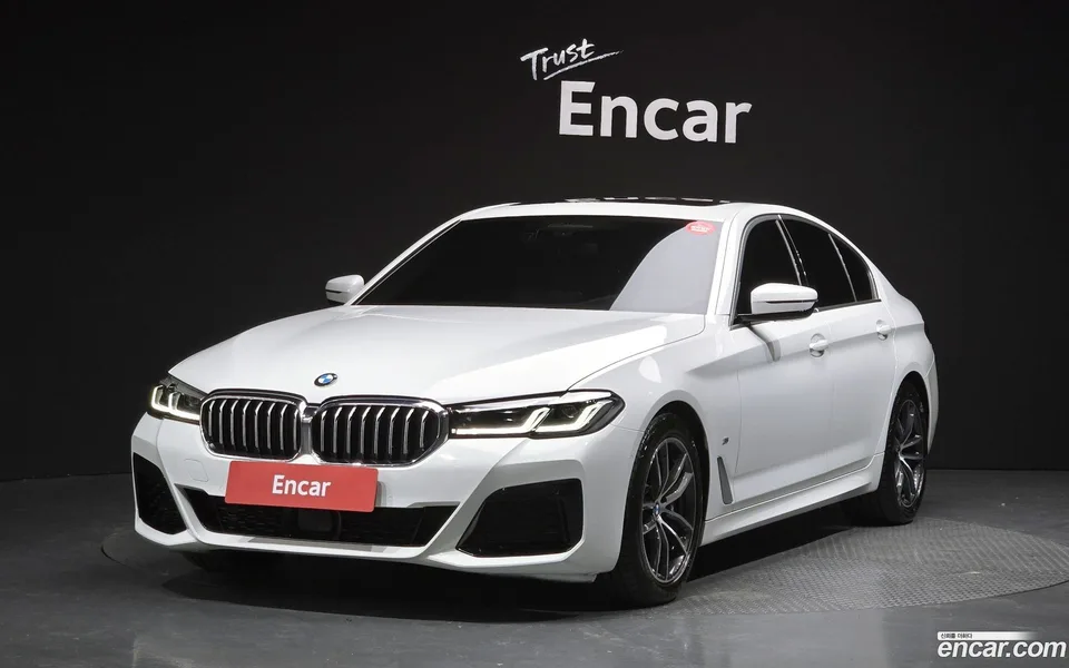 BMW 5 Series 520i M 2022 — фото 1, купить с доставкой в Москву