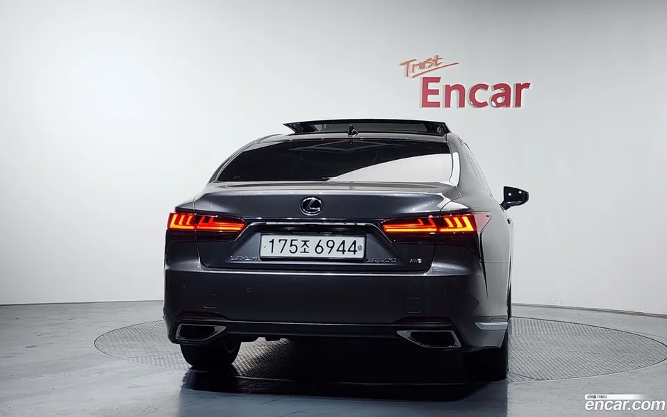 Lexus LS 500 3.5 AWD 2022 — миниатюра 4