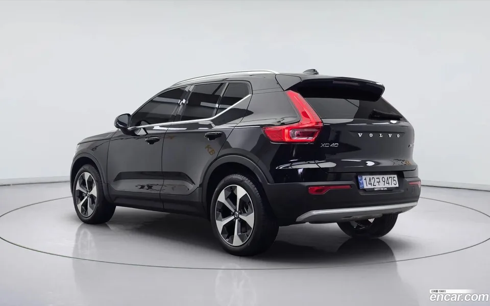 Volvo XC40 B4 2024 — миниатюра 4