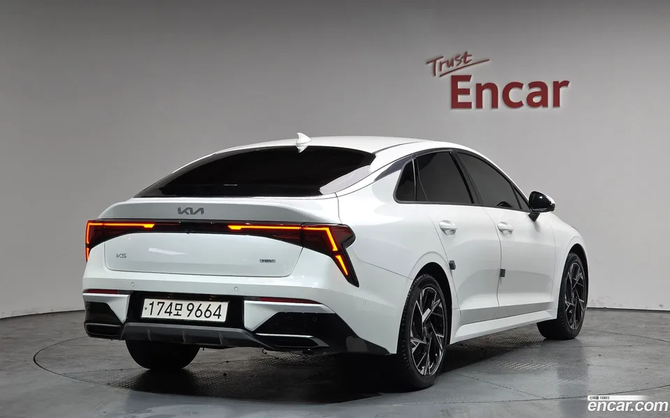 Kia K5 Hybrid 2024 — миниатюра 2