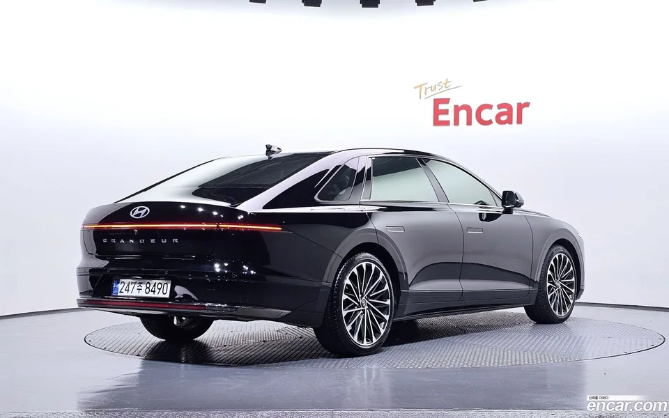 Hyundai Grandeur Hybrid 2023 — миниатюра 2