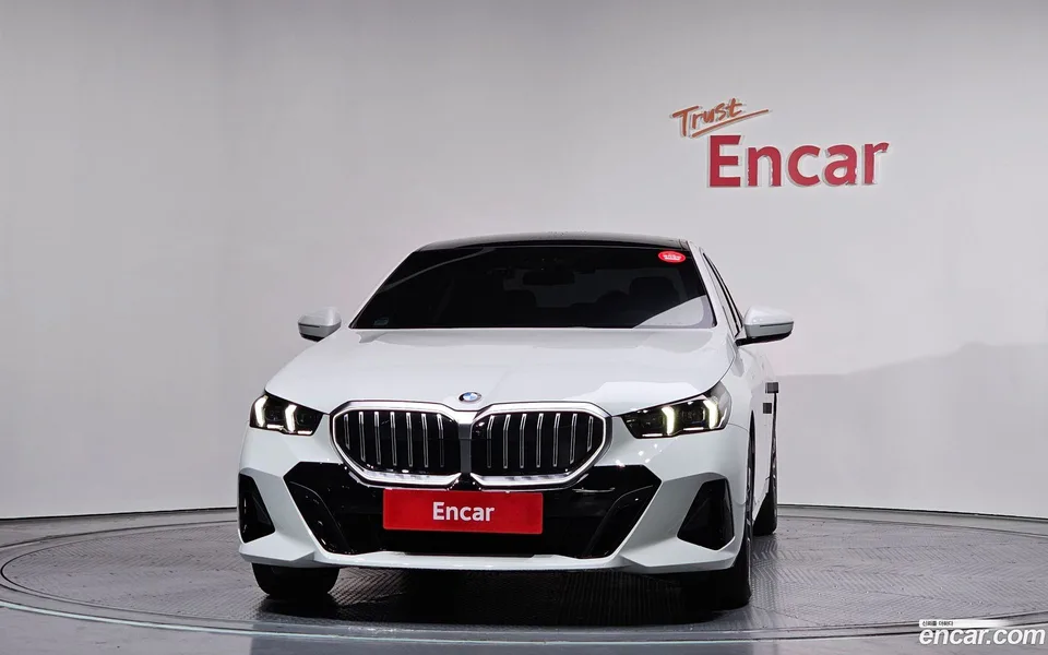 BMW 5 Series 520i M 2025 — миниатюра 3