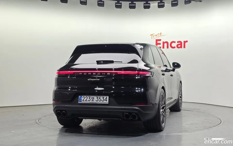 Porsche Cayenne 3.0 E- 2024 — миниатюра 4