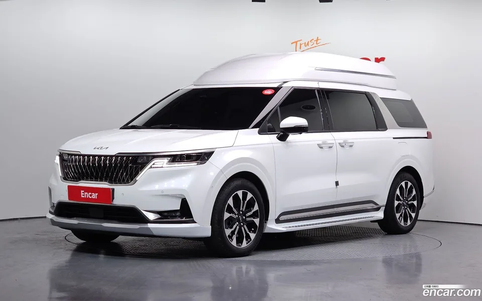 Kia Carnival 7 2023 — фото 1, купить с доставкой в Москву