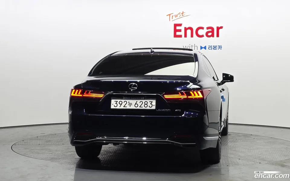 Lexus LS 500h 3.5 AWD 2024 — миниатюра 4