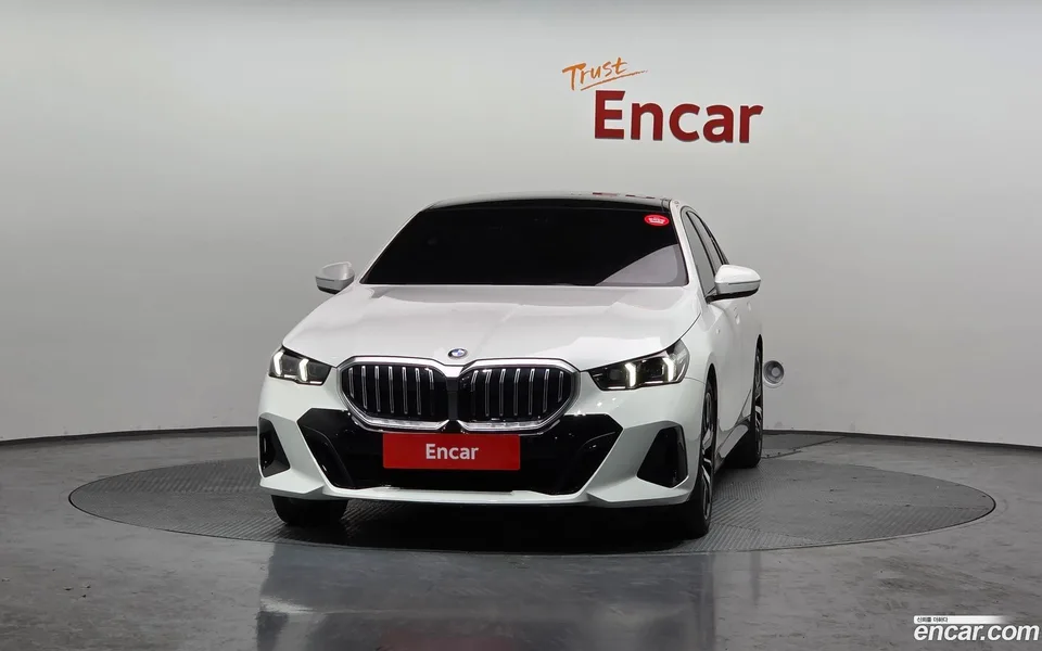 BMW 5 Series 530i xDrive M 2024 — миниатюра 3