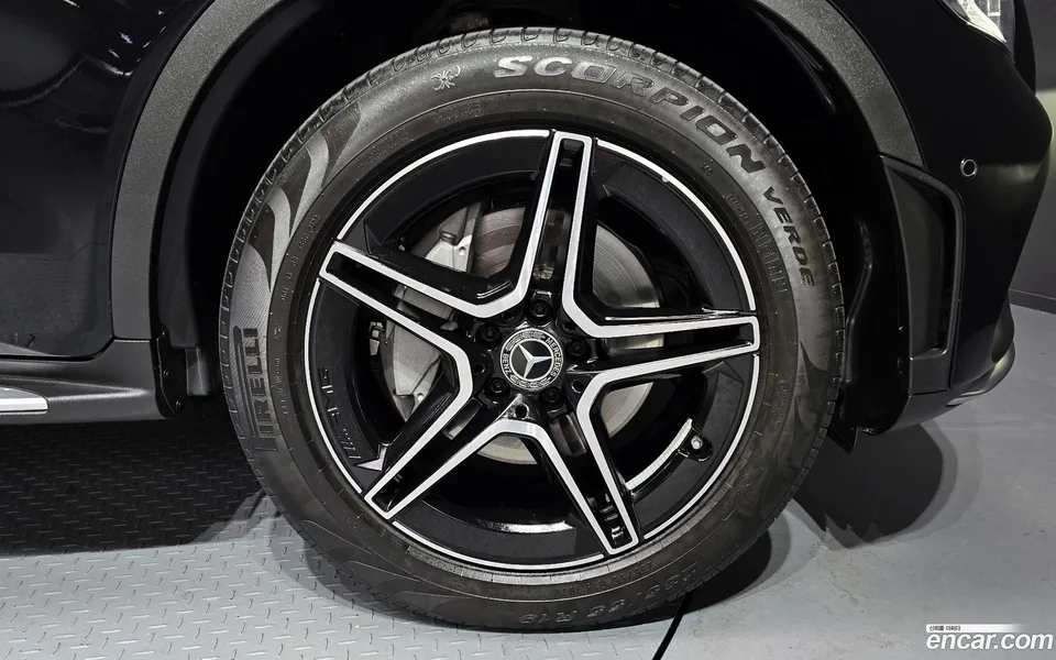 Mercedes-Benz GLC-Class GLC300 4MATIC 2023 — миниатюра 5