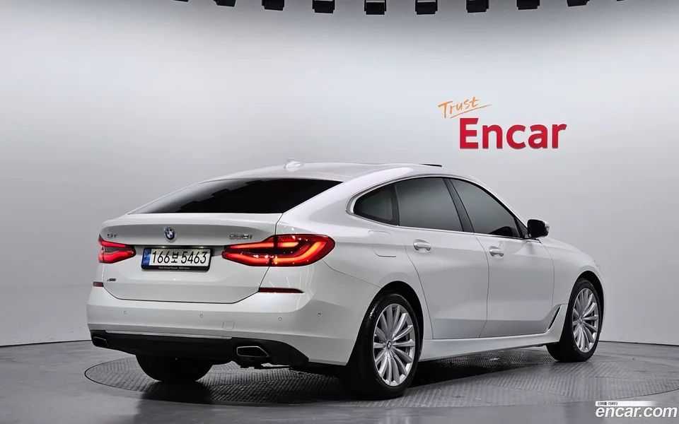BMW 6 Series GT 630i xDrive 2022 — миниатюра 2