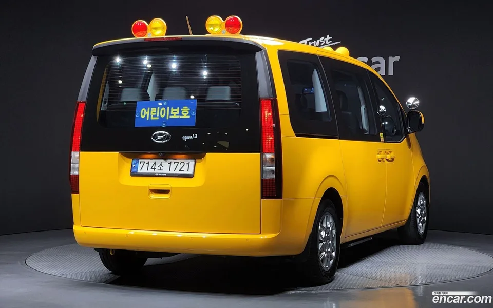 Hyundai Staria 2WD 2023 — миниатюра 2