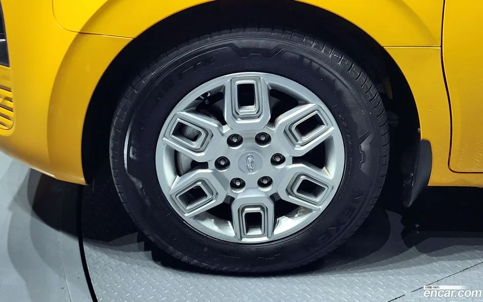 Hyundai Staria 2WD 2023 — миниатюра 5