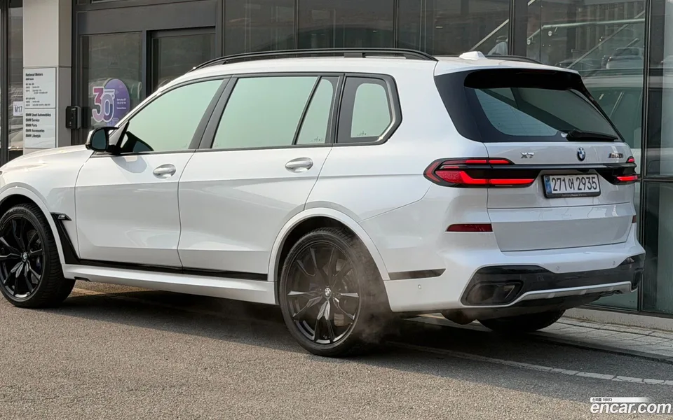 BMW X7 M60i xDrive M 6 2023 — миниатюра 2