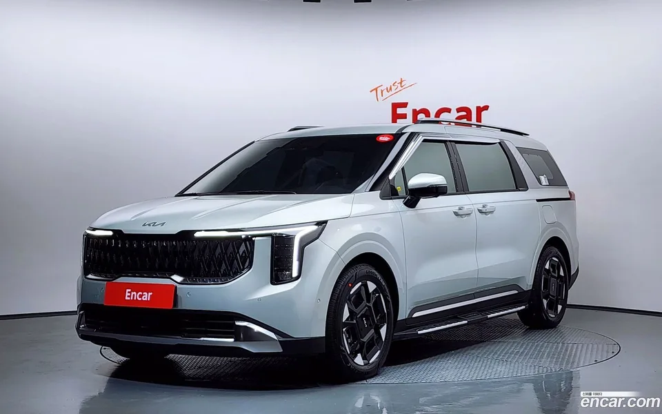 Kia Carnival 7 2025 — фото 1, купить с доставкой в Москву