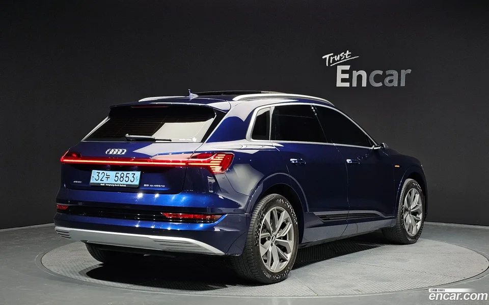 Audi e-tron 55 2022 — миниатюра 2