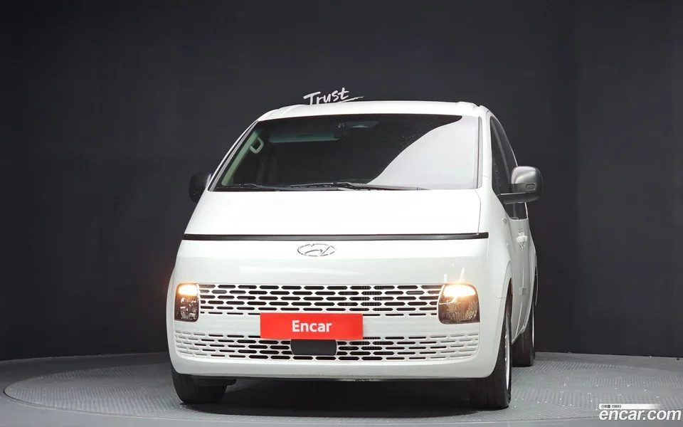 Hyundai Staria 5 2023 — миниатюра 3