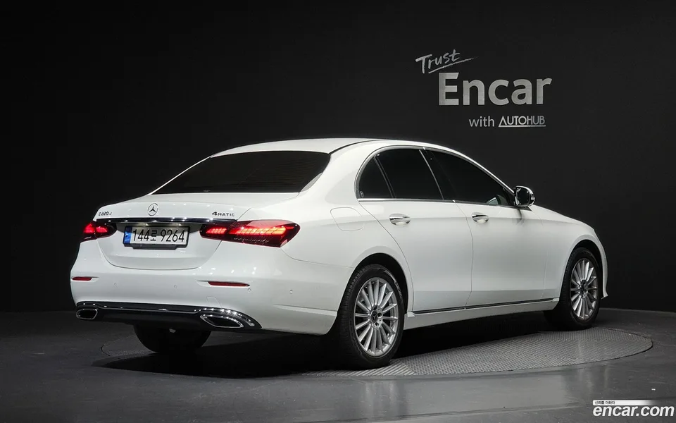 Mercedes-Benz E-Class E220d 4MATIC 2022 — миниатюра 2