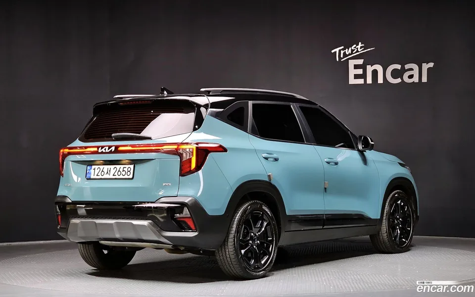 Kia Seltos 1.6 4WD 2022 — миниатюра 2