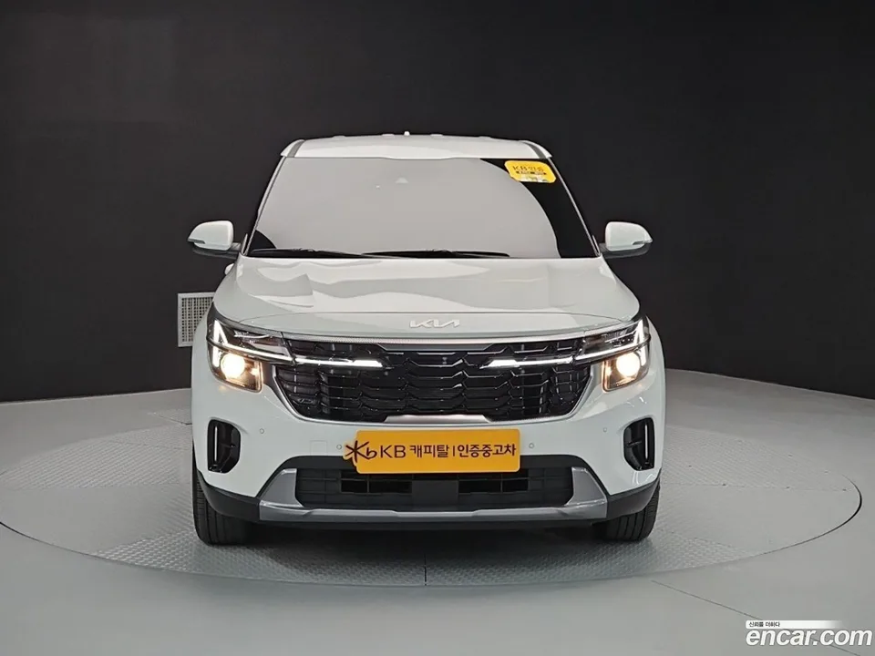 Kia Seltos 2.0 2WD 2024 — фото 1, купить с доставкой в Москву