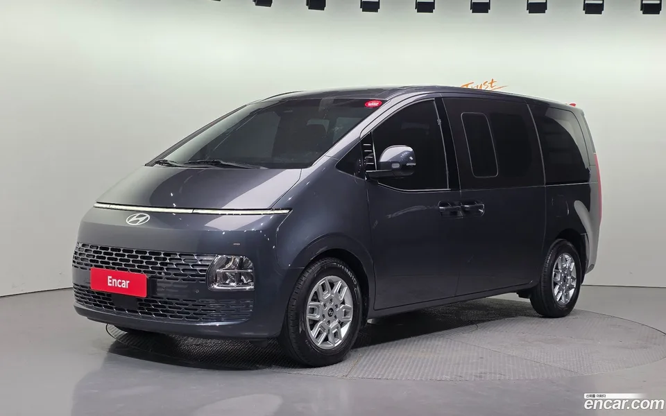 Hyundai Staria 5 2024 — фото 1, купить с доставкой в Москву
