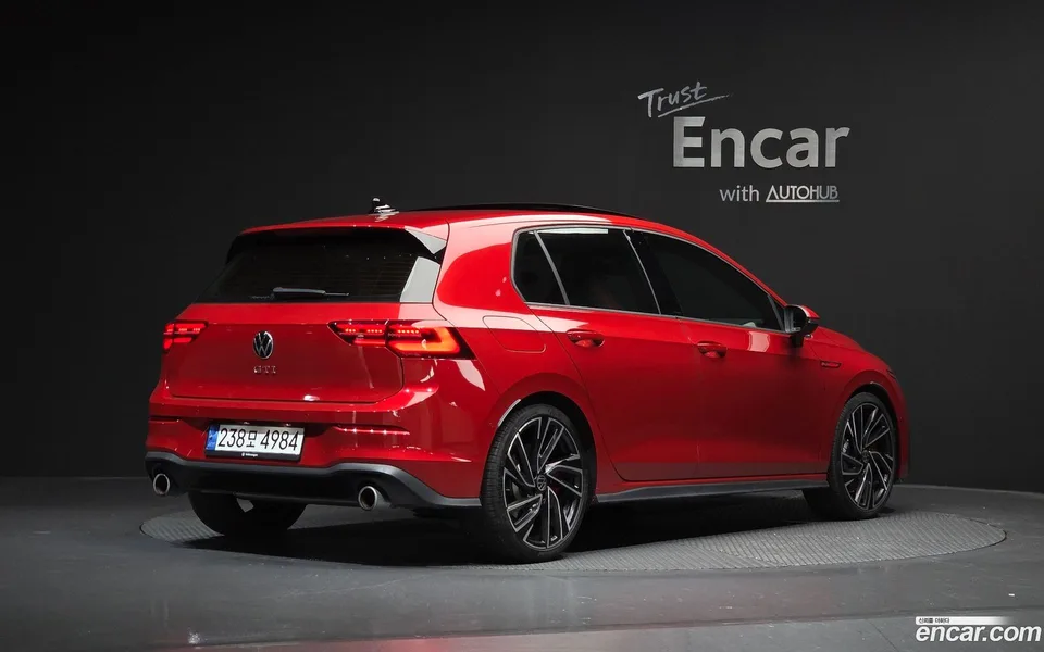 Volkswagen Golf 2.0 GTI 2024 — миниатюра 2