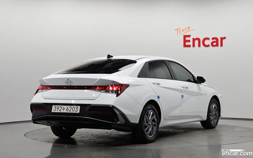 Hyundai Avante CN7 Hybrid 2025 — миниатюра 2