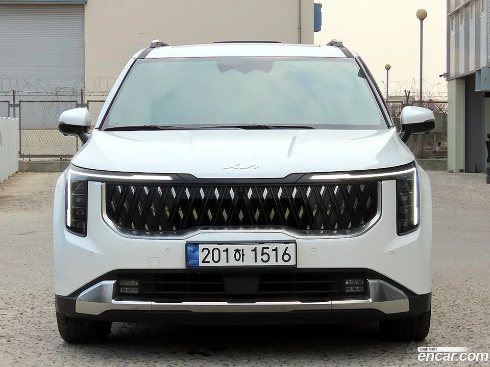 Kia Carnival 9 2024 — фото 1, купить с доставкой в Москву