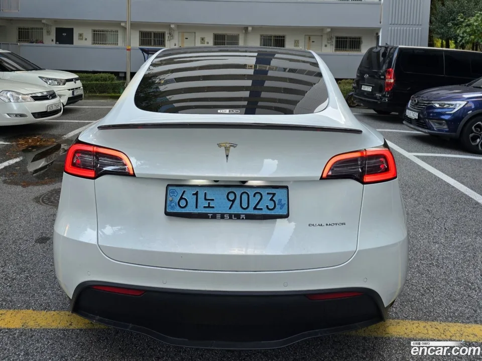 Tesla Model Y AWD 2022 — миниатюра 3