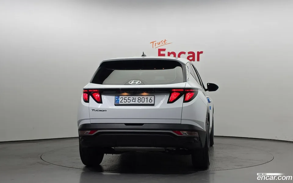 Hyundai Tucson Hybrid 2WD 2023 — миниатюра 4