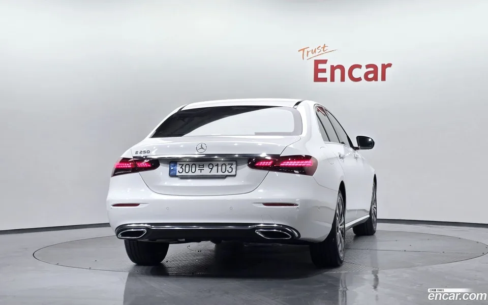 Mercedes-Benz E-Class E250 2022 — миниатюра 4