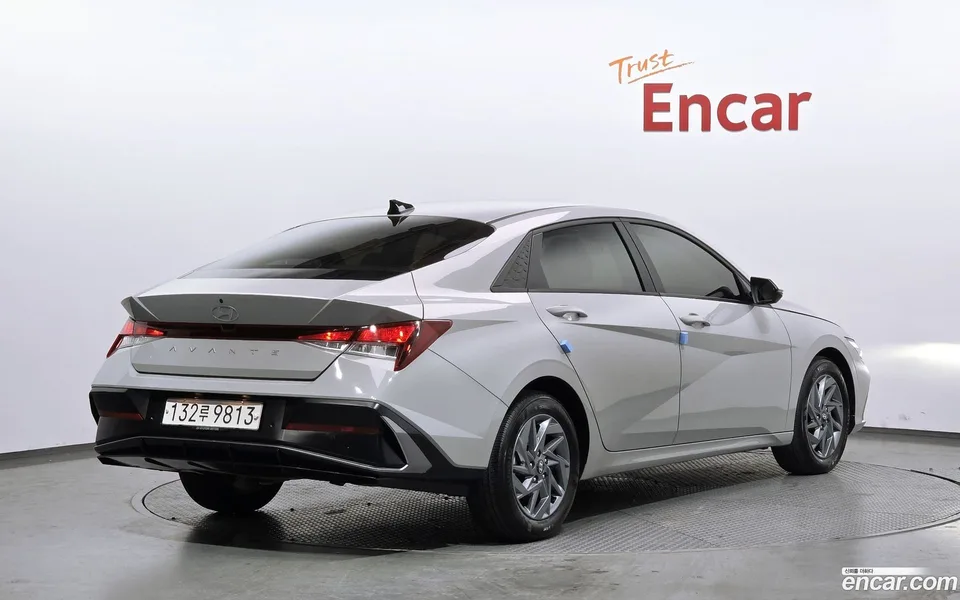Hyundai Avante CN7 1.6 2024 — миниатюра 2