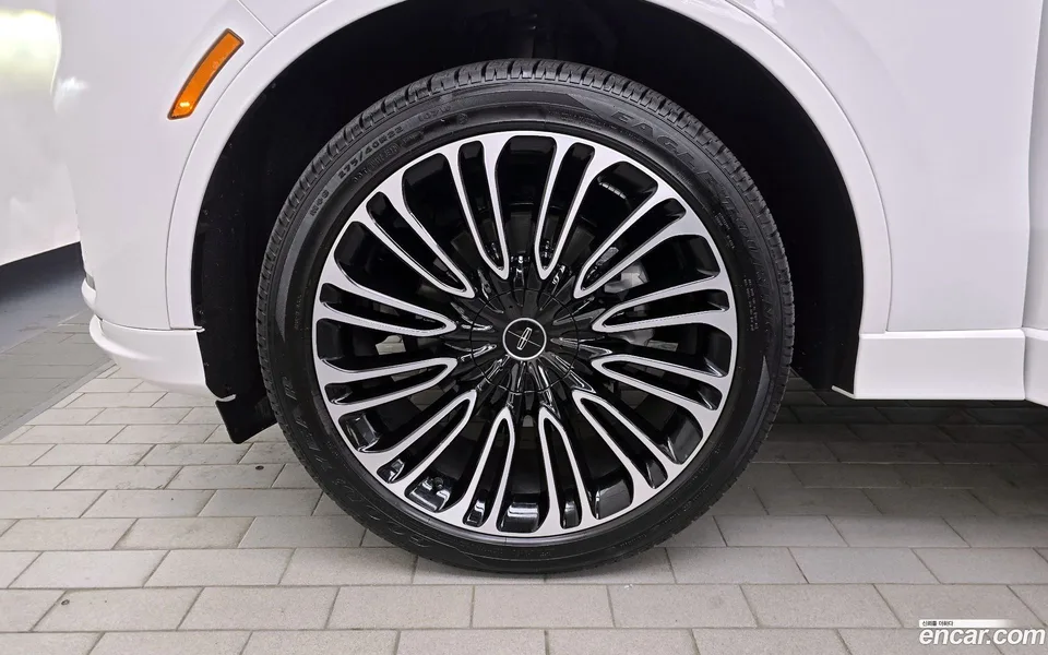 Lincoln Aviator 3.0 AWD 2025 — миниатюра 5
