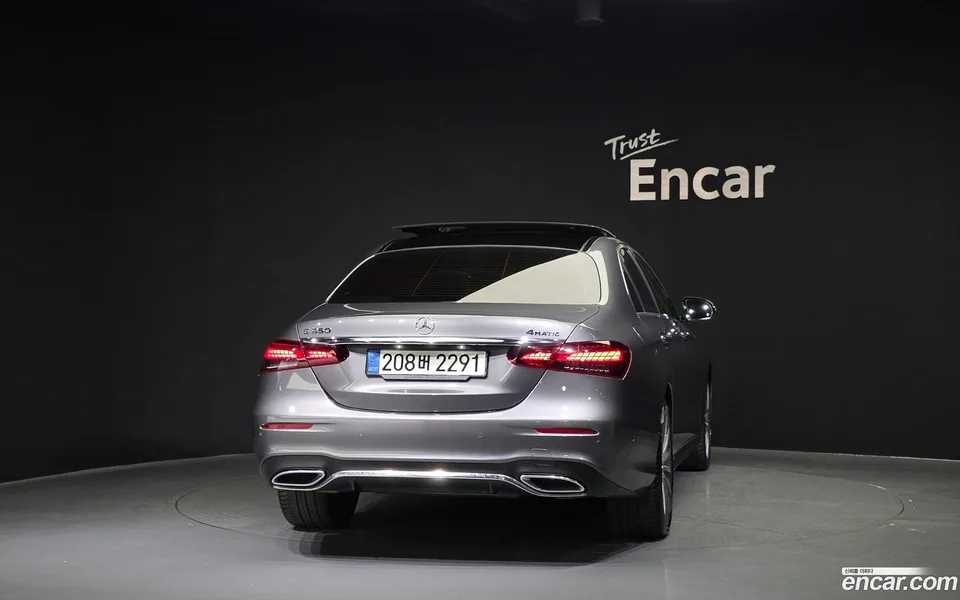 Mercedes-Benz E-Class E350 4MATIC AMG Line 2022 — миниатюра 4