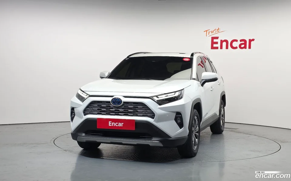 Toyota RAV4 2.5 4WD LTD 2023 — миниатюра 3