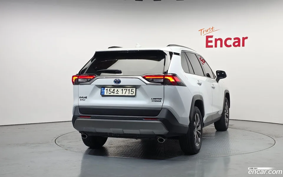 Toyota RAV4 2.5 4WD LTD 2023 — миниатюра 4